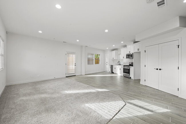 Photo - 915 E Central Ave House