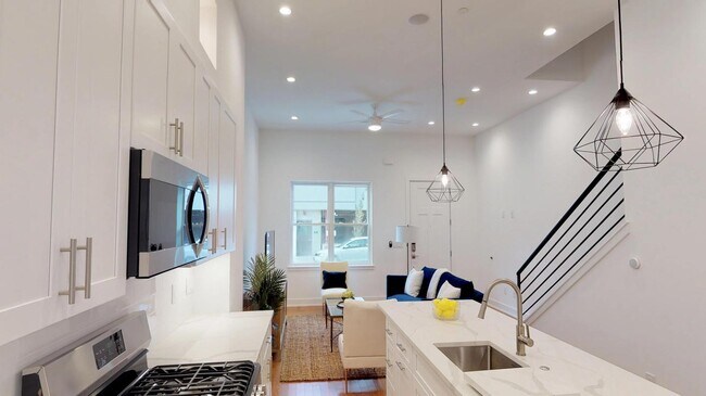 Living Room - 146 W Wildey St
