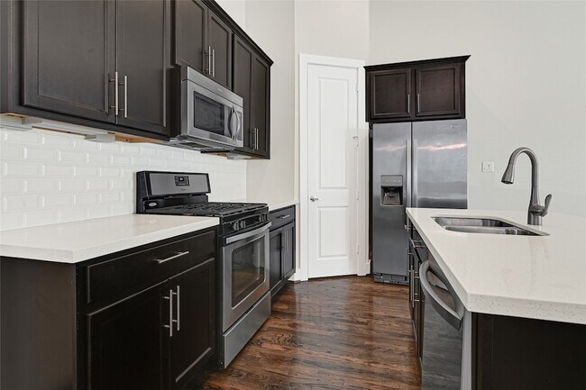 Photo - 72 N Hutcheson St Apartment