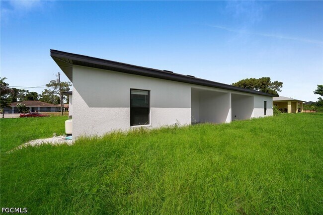 Foto del edificio - 4986 Fairway Ct