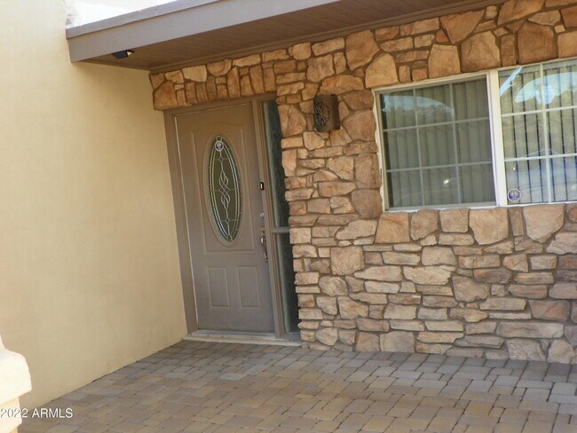 Building Photo - 5334 E Friess Dr
