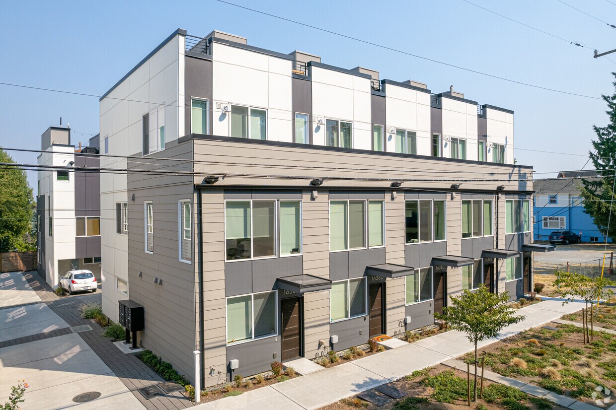 Primary Photo - Avani Townhomes