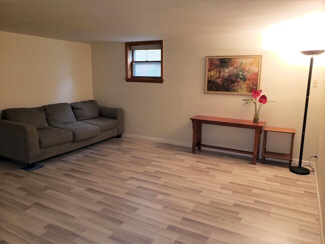Foto del edificio - 2312 Oakton St