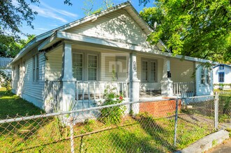 Building Photo - 2056 Moncrief Rd