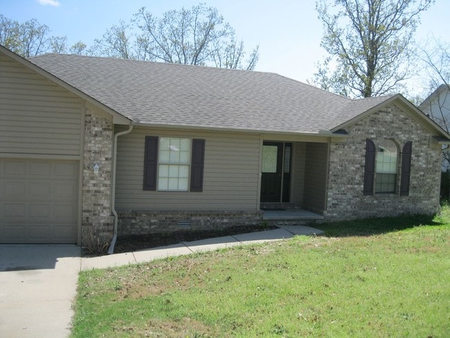 Building Photo - 17 Hillside Cove