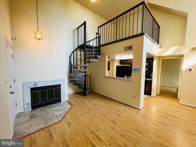Building Photo - 10417 Beacon Ridge Dr