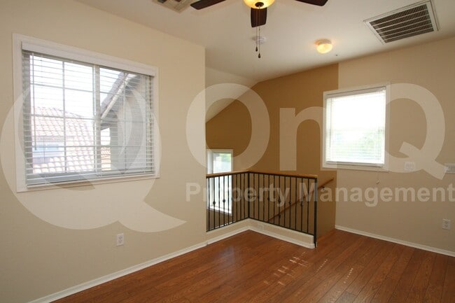 Building Photo - 1366 S Sabino Dr
