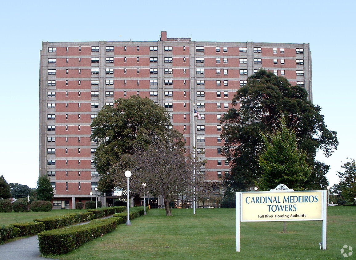 Vista desde el área noroeste - Cardinal Medeiros Towers