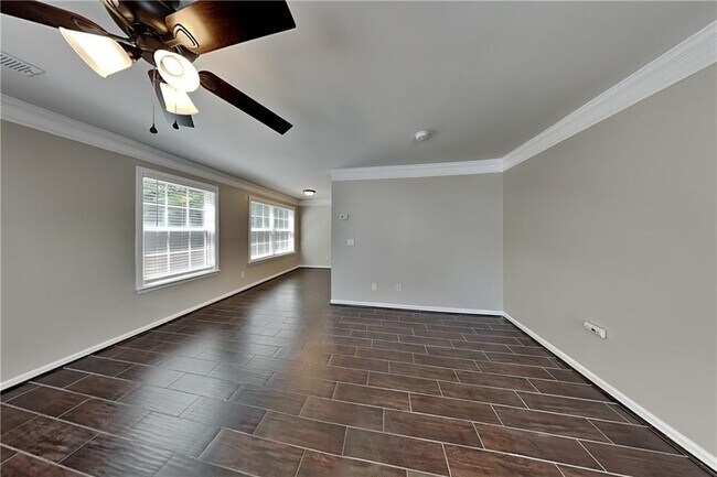Foto del edificio - 158 Oak Grove Pl