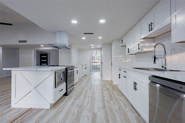 Building Photo - 7310 Corta Calle Dr