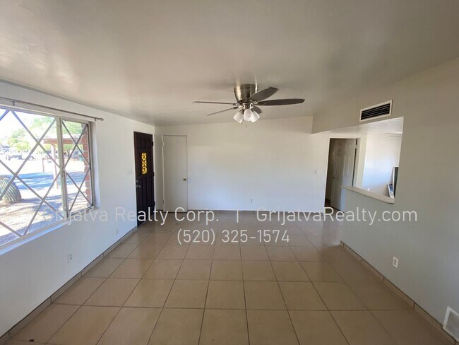 Foto del edificio - 2116 W Calle Fortunado
