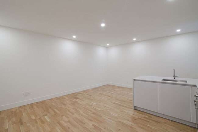 Photo du bâtiment - 2100 Rue du Fort