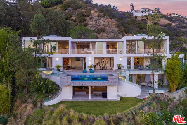 Foto principal - 8854 Thrasher Ave