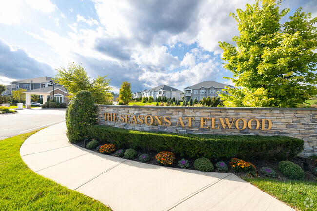 Foto del edificio - The Seasons at Elwood