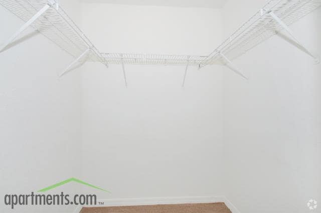 Armario - Clipper Cove Apartments