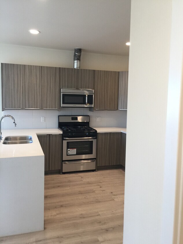 Foto del edificio - 11224 Morrison St