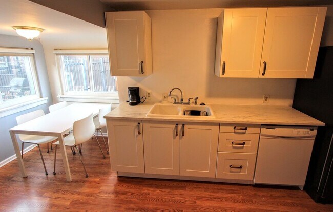 Foto del edificio - 1530 Pine St