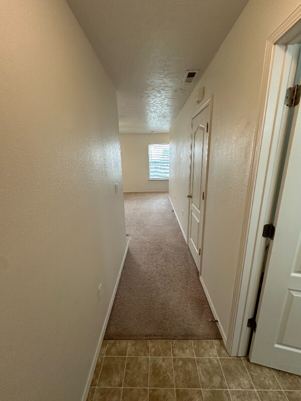 Building Photo - 116-118 NE Lotus Ct
