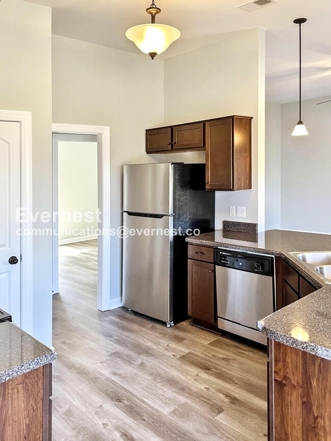 Building Photo - 3720 Rasco Hills Dr
