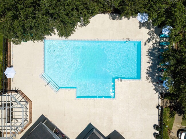 Building Photo - Aurea Apartments