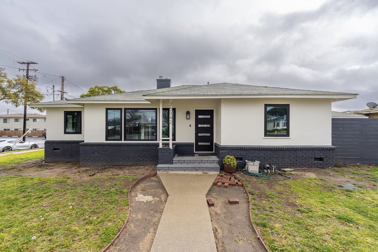 25342 Narbonne Ave, Lomita, CA 90717 House Rental in Lomita, CA