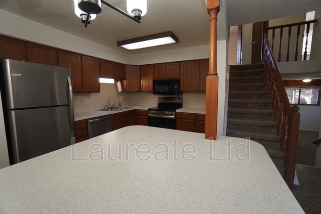 Foto del edificio - 5859 Newcombe Ct