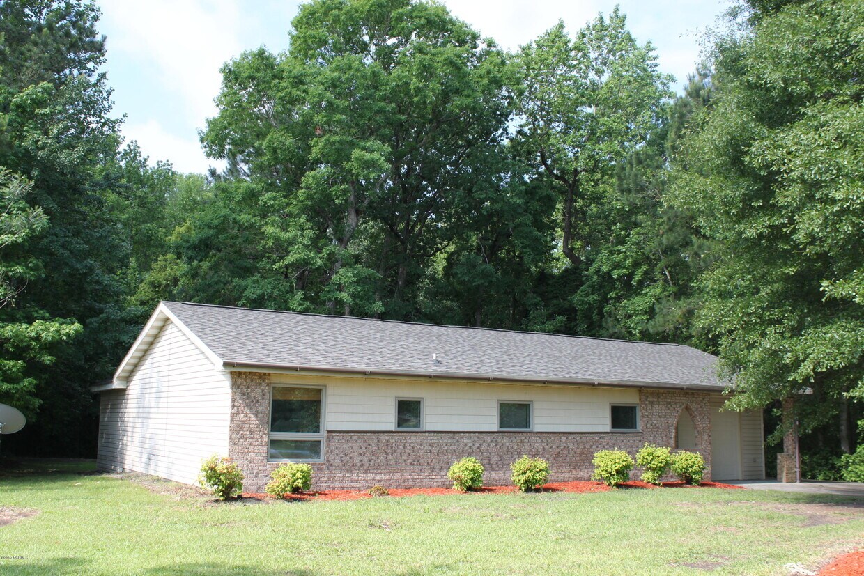 Primary Photo - 122 Rolling Hill Dr