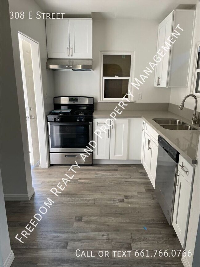 Building Photo - Cozy 2 bedroom