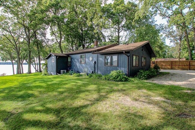 Foto del edificio - 4880 Interlachen Dr NE