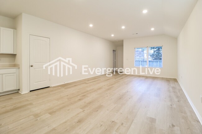 Foto del edificio - 10820 Mason Dr