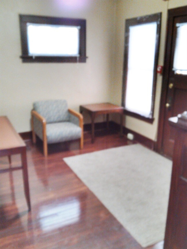 Foto del edificio - 1243 1st St SW