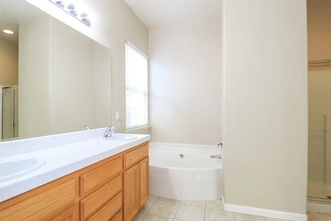 Foto del edificio - 611 Aspen Meadows Way