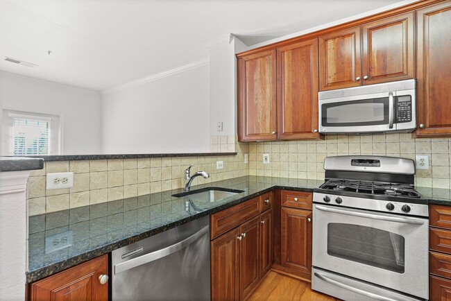 Building Photo - White Flint Station Condo!