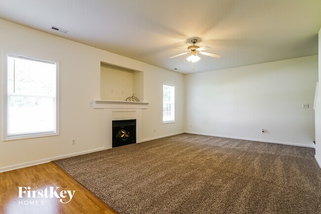 Building Photo - 25 Wild Fox Dr