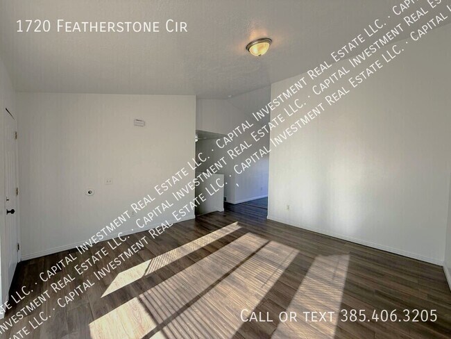 Foto del edificio - 1720 Featherstone Cir