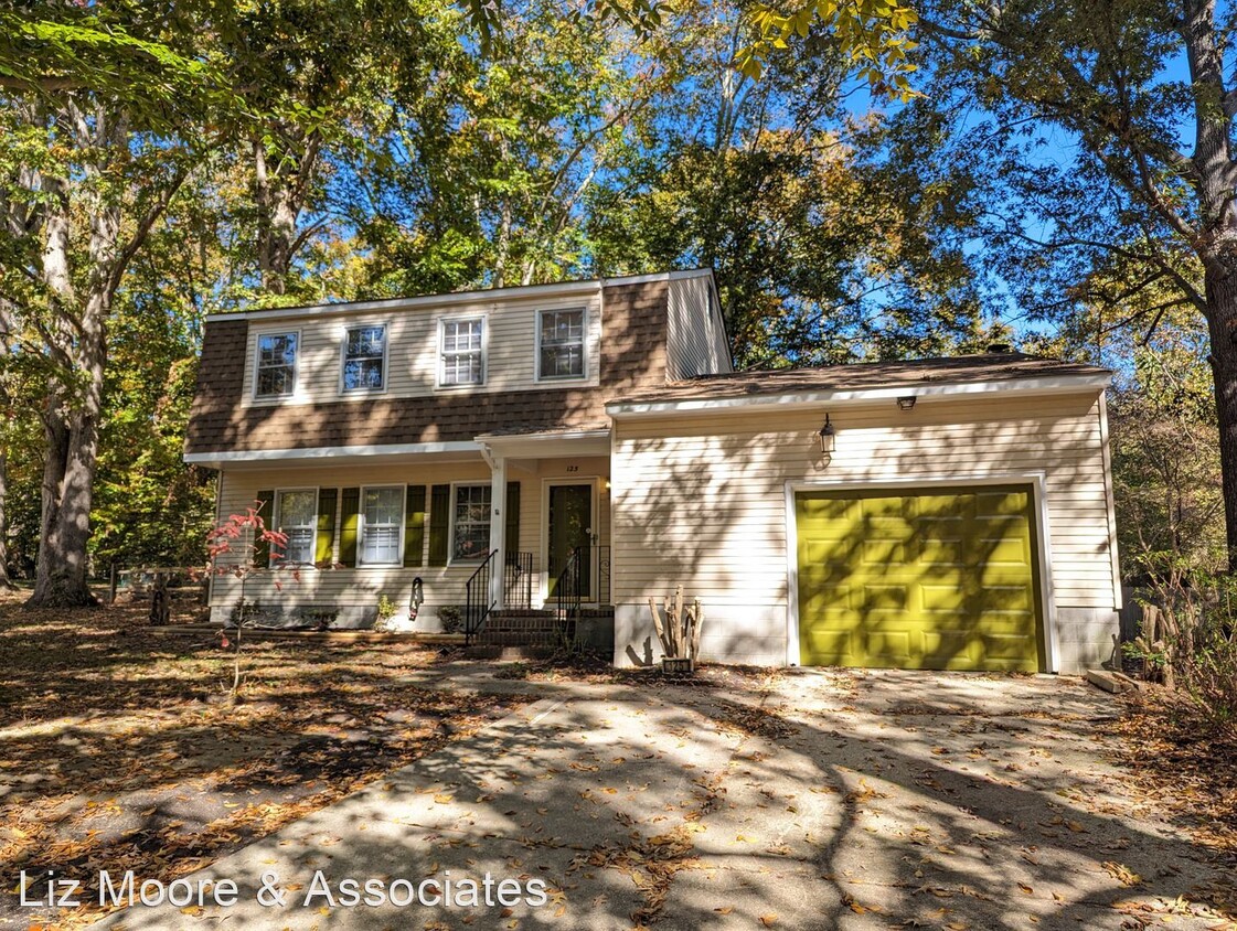 Foto principal - 4 br, 2.5 bath House - 125 Wichita Lane