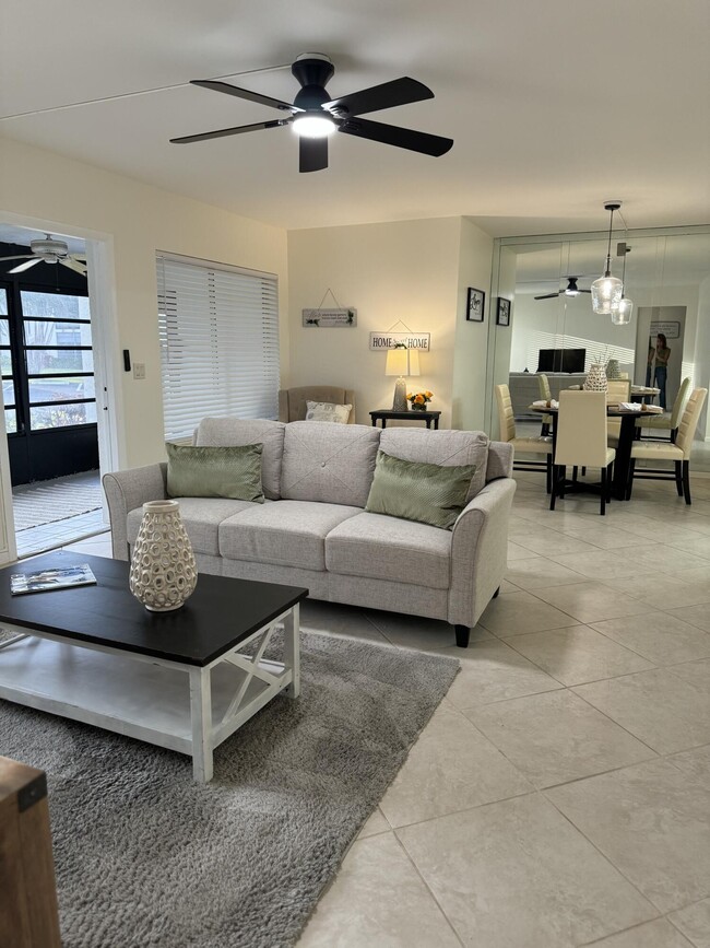 Building Photo - 3624 La Aires Ct