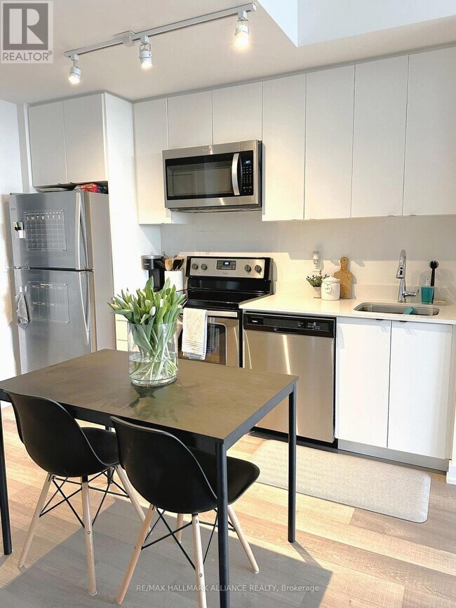 Photo du bâtiment - 5240 Dundas St