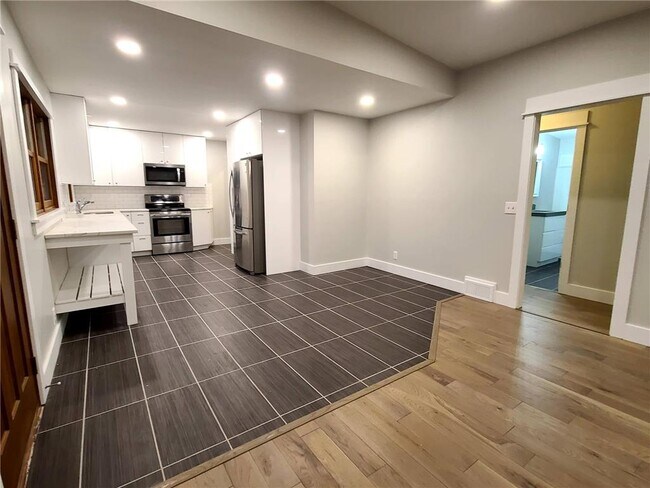 Foto del edificio - 915 Wayzata Blvd