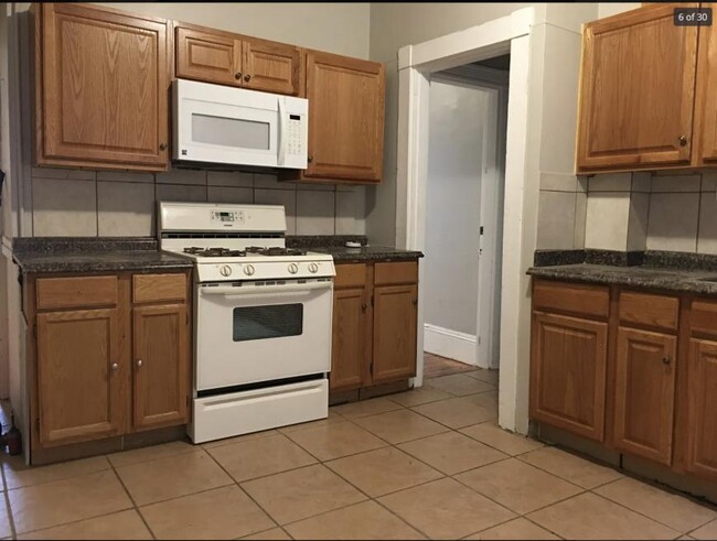 Foto del edificio - 3 bedroom in Boston MA 02130