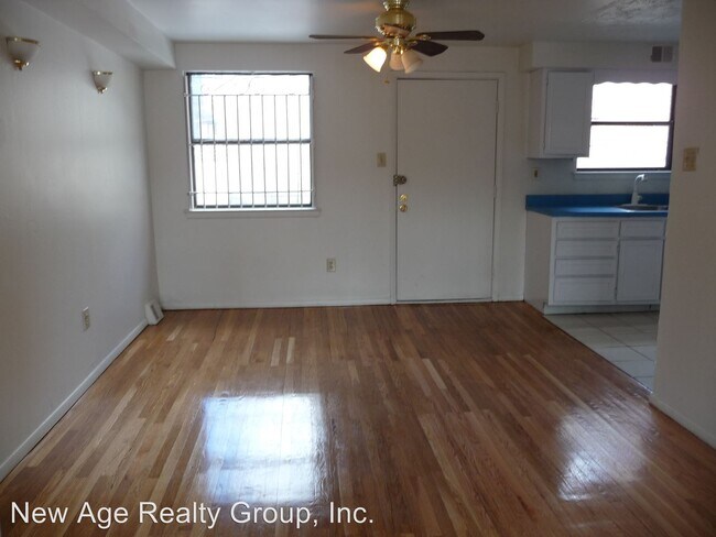 Building Photo - 3 br, 1.5 bath House - 4627 Regent Street
