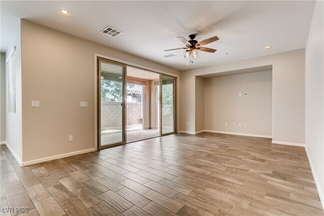 Building Photo - 2517 Bankhurst St