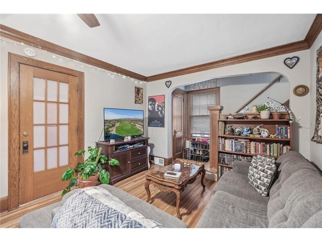 Building Photo - 811 Snelling Ave N