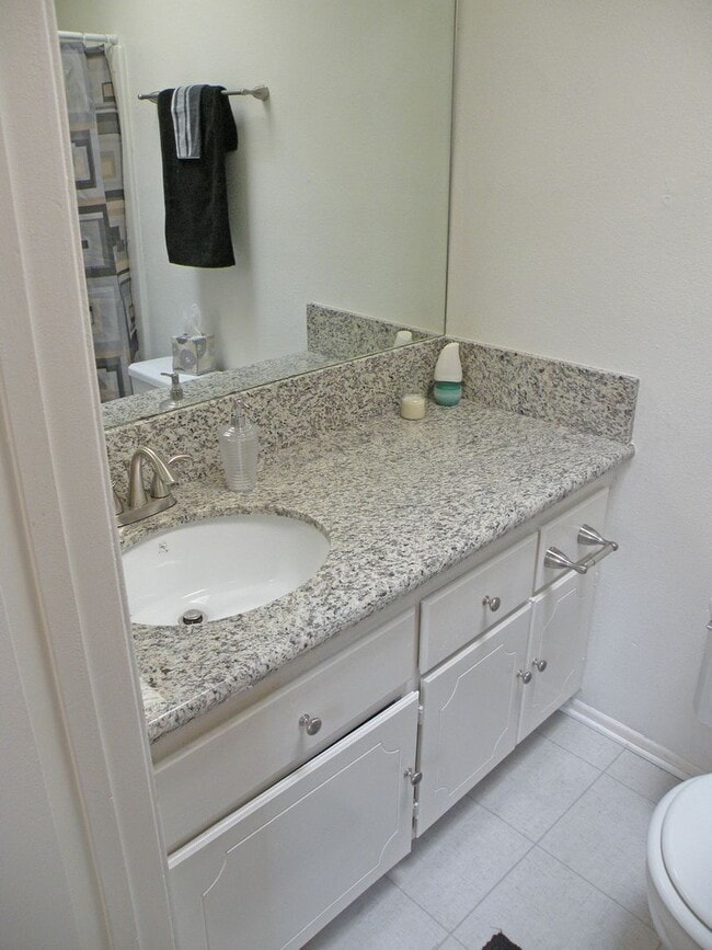 Foto del edificio - PROMOTION! $500 gift card upon lease signing & move-in.