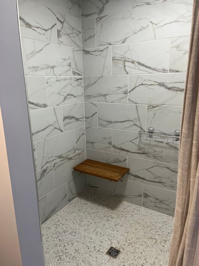 Building Photo - Charming West Lafayette Condo