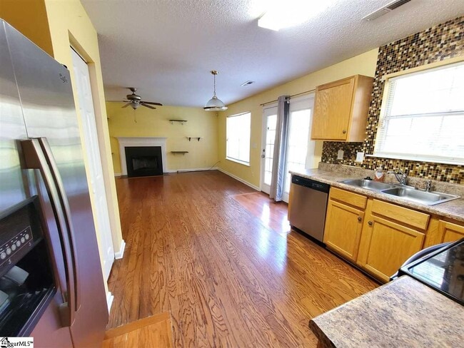 Building Photo - 614 Westbury Way