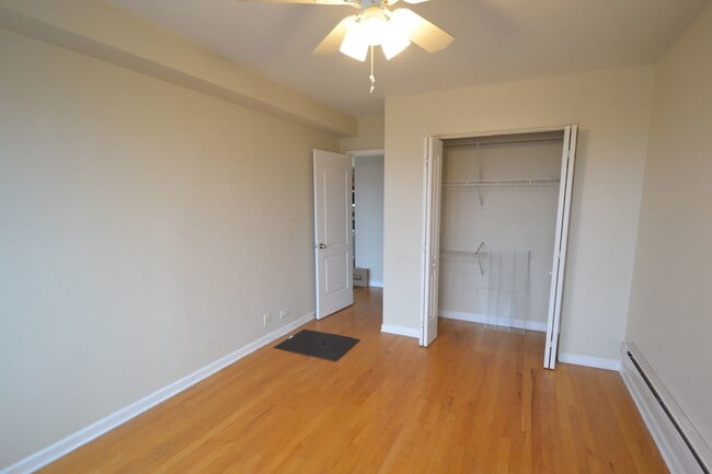 Building Photo - 4180 N Marine Dr