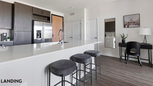 Building Photo - 14015 Univ Pass