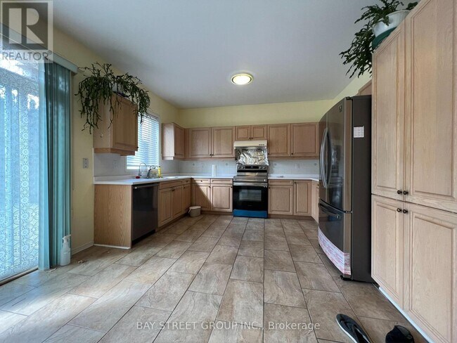 Photo du bâtiment - 348 Shirley Dr