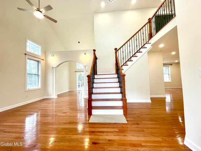 Building Photo - 11 Poplar Dr